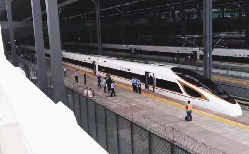 天津首次开通直达香港高铁列车