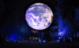 Discovery太空周在上海举办“发光体”公众艺术展