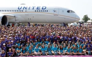 联合航空一架女性专机开往世界飞来者大会