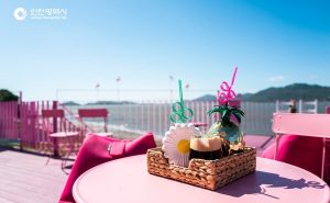 仁川海边咖啡厅吸引海外游客