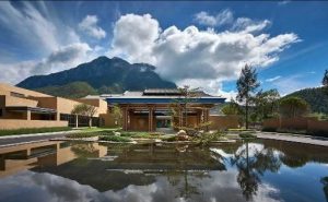 泸沽湖英迪格酒店开业