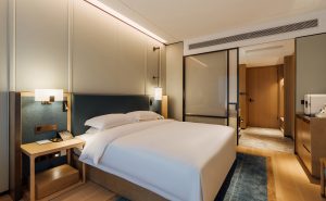 御海君澜酒店：融合南宋风韵与现代商务休闲