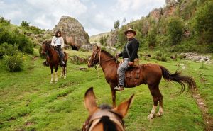 中国Z世代引领今夏出行热潮,爱彼迎助力深度探索