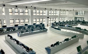 新桥管制业务楼投入使用艺卓第5代主控显示器