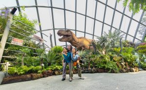 《侏罗纪世界：实景互动体验》在新加坡滨海湾花园云雾林启幕