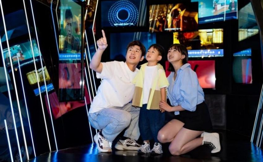 上海杜莎夫人蜡像馆正式揭幕辛芷蕾首尊蜡像