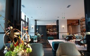 得文君澜大饭店在河北易县启幕