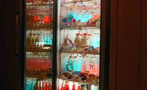 爱彼迎携手“匠妹”打造独家能量补给站